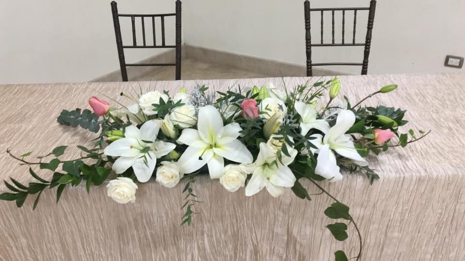 Centro de mesa principal flores finas CIVIL – Floreria Laura