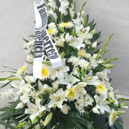 Arreglo Grande Funeral Tradicional