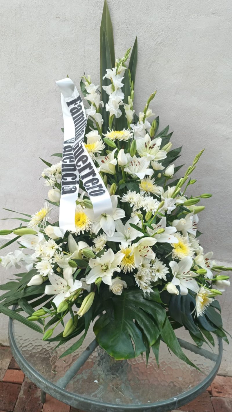 Arreglo Grande Funeral Tradicional