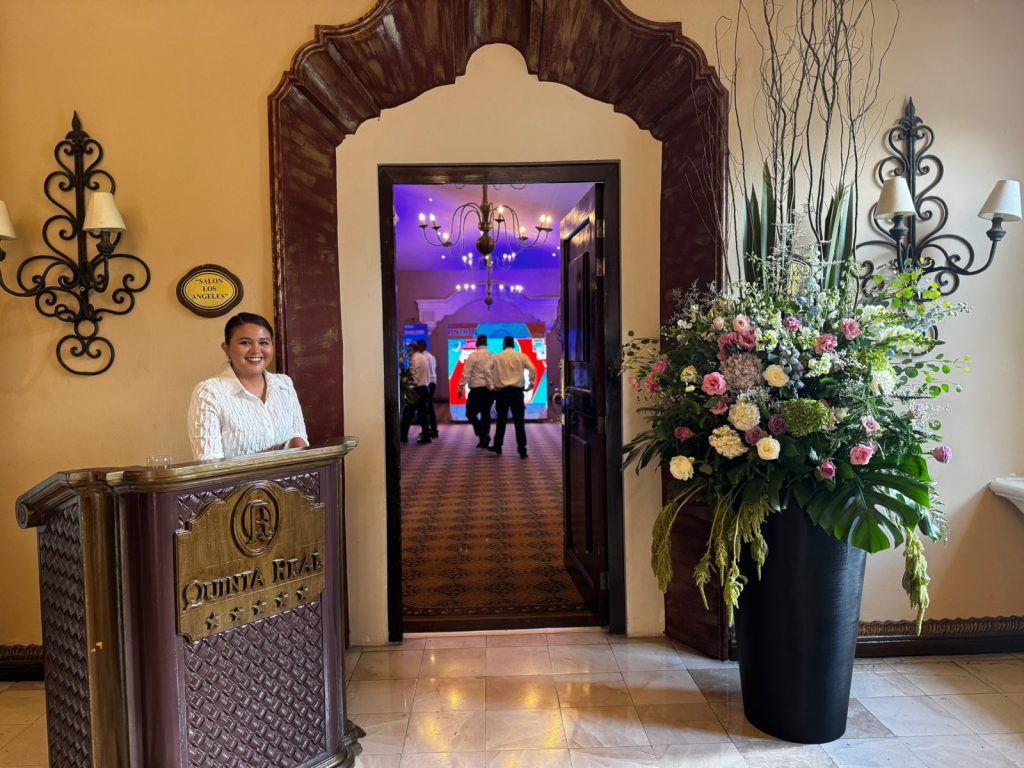 arreglo para lobby quinta real saltillo.jpeg